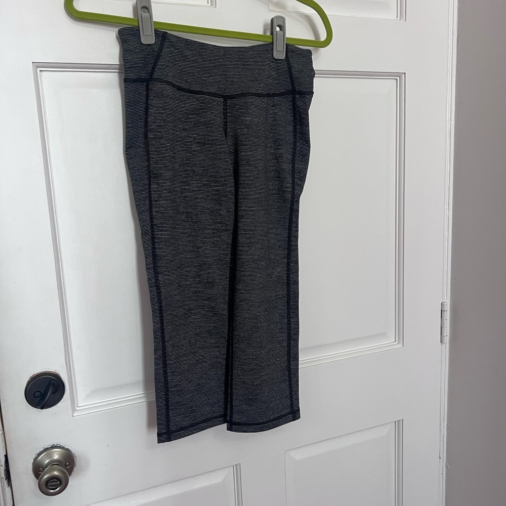 Old Navy Gray Striped Leggings